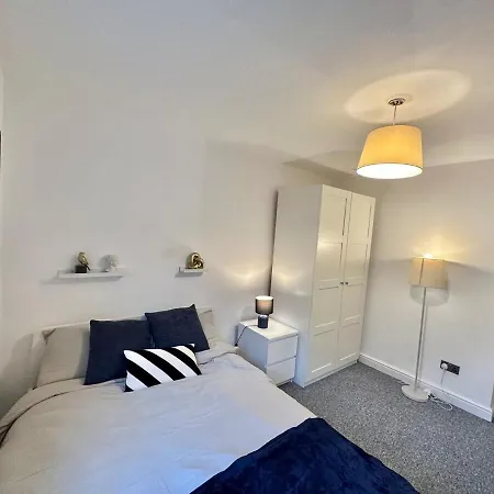 Fully Furnished 3br With Parking L Wifi L Kitchen *