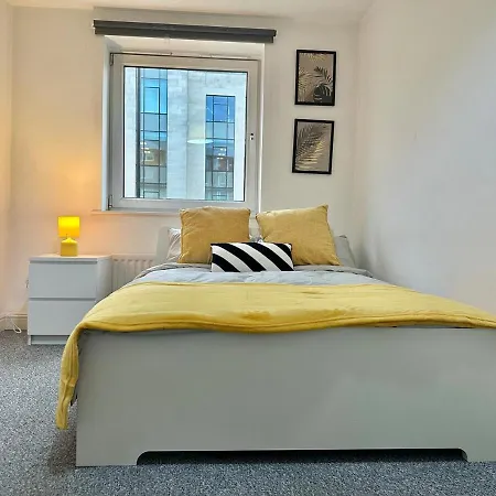 Fully Furnished 3br With Parking L Wifi L Kitchen