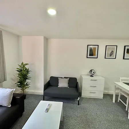Fully Furnished 3br With Parking L Wifi L Kitchen