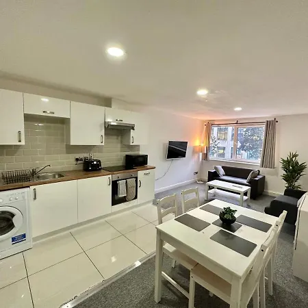 Fully Furnished 3br With Parking L Wifi L Kitchen